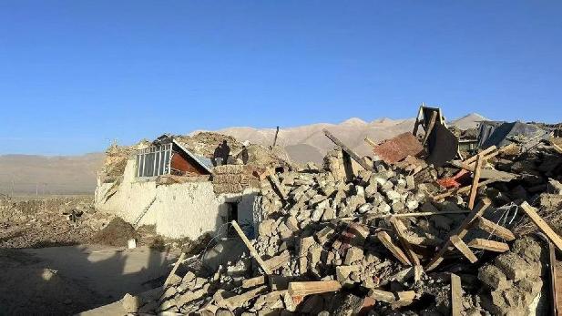 Aardbeving in Tibet: Tientallen slachtoffers in heilige stad Een zware aardbeving heeft Tibet getroffen, resulterend in tientallen doden in een