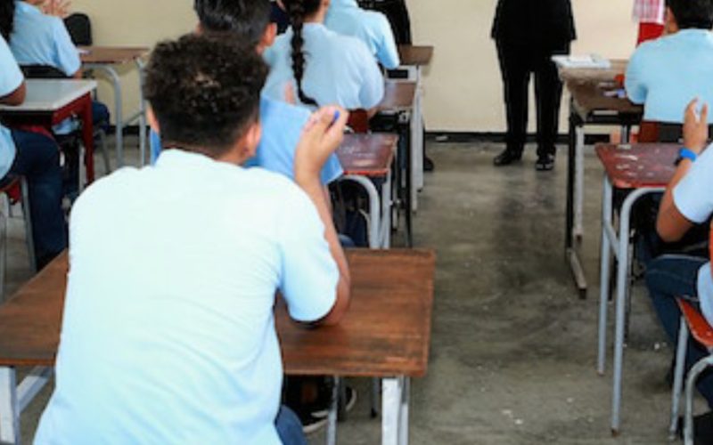 Nieuwe richtlijn Ritfeldschool: Studenten dienen mobiele apparaten bij de eerste les in te leveren