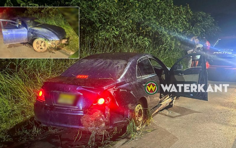Mark X komt in de goot terecht en klimt weer omhoog, chauffeur zonder rijbewijs