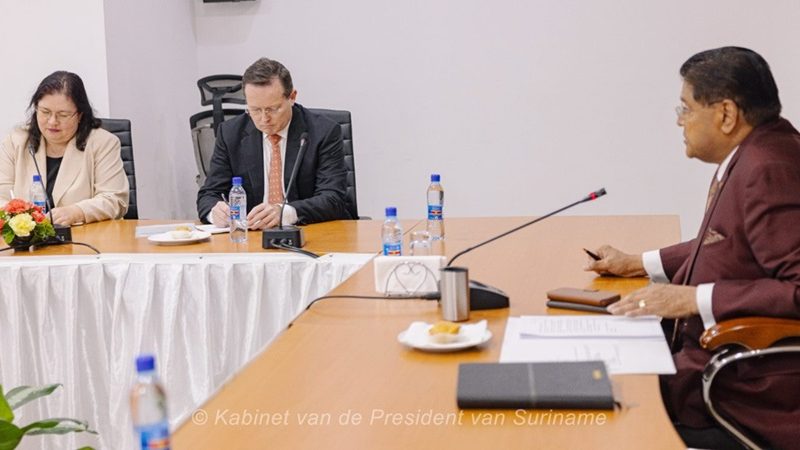 President Santokhi en IMF-afvaardiging bespreken recente evaluatie