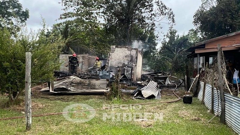 Woning aan de Agidastraat volledig verwoest door brand