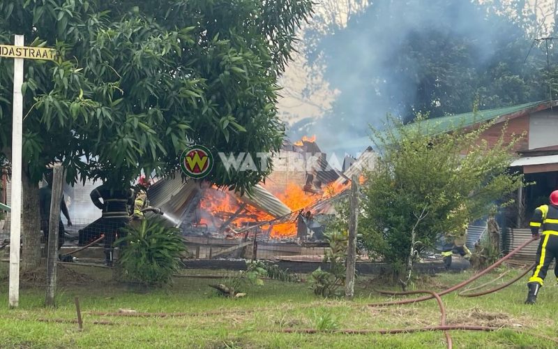 Kind speelt met aansteker en steekt woning in brand.