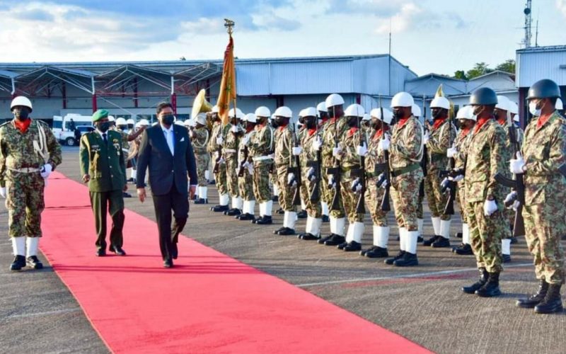 Santokhi naar vergadering van Caricom-staatshoofden in Barbados