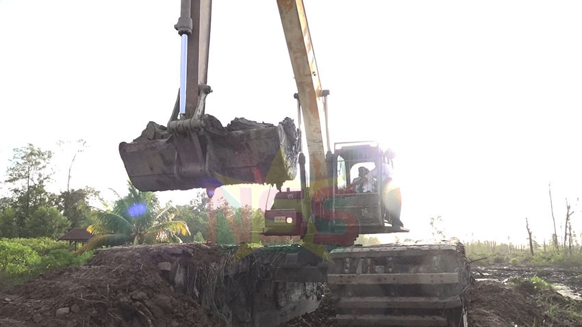 Start Aanleg van de Dijk te Brantimakkaweg: Bescherming tegen Erosie