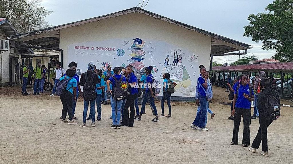 Actie van Docenten AMS Suriname: Waarom Ze Staken