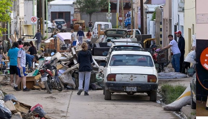 Dodental van de overstromingen in Argentinië stijgt naar zestien