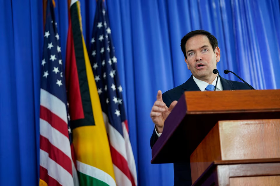 De Amerikaanse minister van Buitenlandse Zaken Marco Rubio spreekt tijdens een persconferentie met de Guyanese president Mohamed Irfaan Ali (niet op de foto), in Georgetown, Guyana.