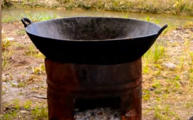 Man vermoordt vrouw na afwijzing om schapenvlees te koken.