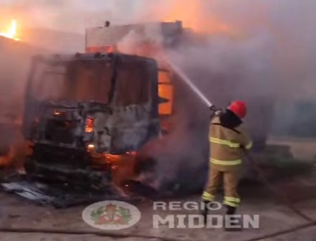 Drie afvalwagens in brand gestoken
