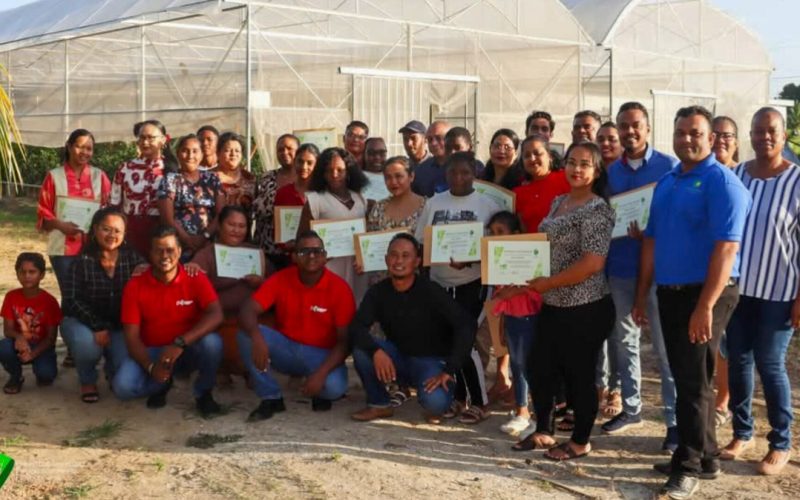 Hoveniersopleiding in Wanica door 21 deelnemers voltooid