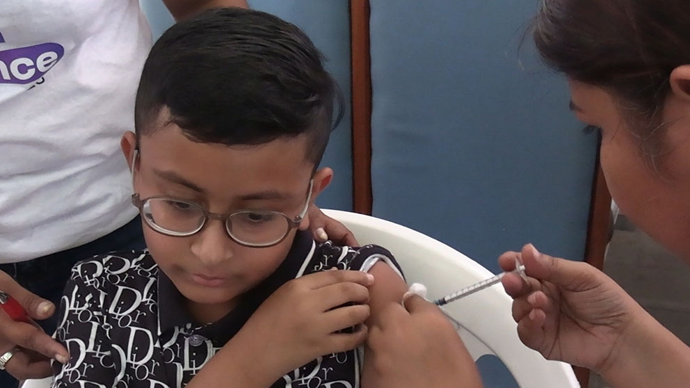 Vaccinatieweek 2025 in Suriname met activiteiten voor gezondheid en bescherming tegen ziekten.