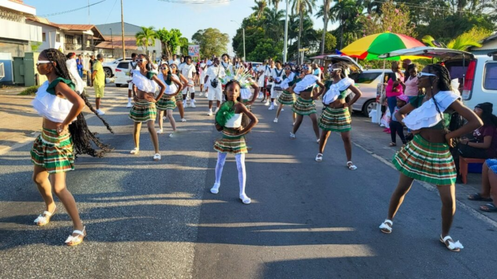 De 60ste BVSS Avondtweedaagse Wandelmars in Paramaribo