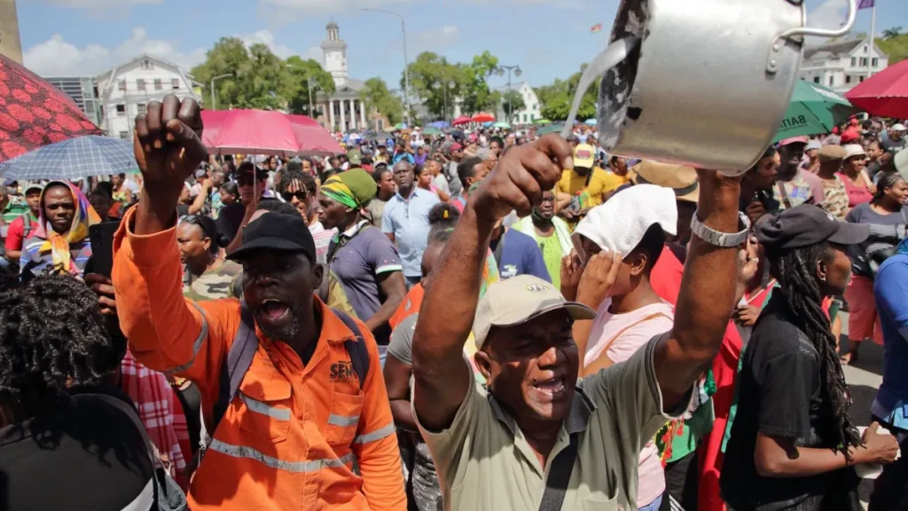 Suriname zal eveneens opbloeien uit de crisis