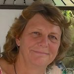Annelies Brinkman, gerespecteerd journalist en correspondent in Suriname, overleden op 59-jarige leeftijd – herinnerd om haar inzet voor eerlijke verslaggeving