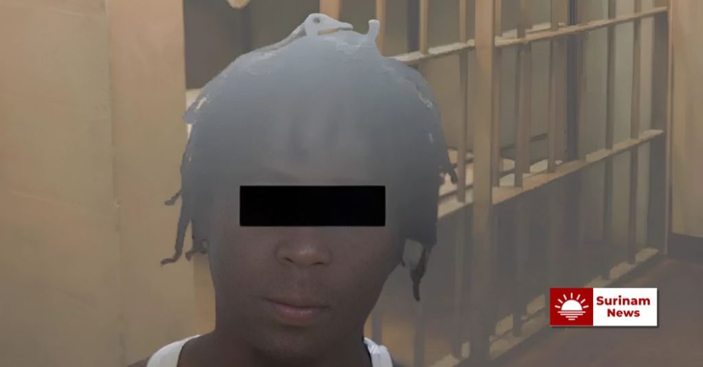 Recidivist Bassier D. opnieuw aangehouden in Suriname tijdens Operatie Blitz; drugs en contant geld in beslag genomen.