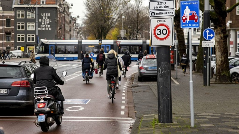 Aantal verkeersslachtoffers in Nederland opnieuw afgenomen