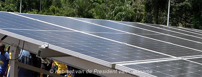 Verschillende dorpen in Boven-Suriname ontvangen 24-uurs elektriciteit