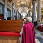 Rome en de wereld zeggen vaarwel tegen paus Franciscus.