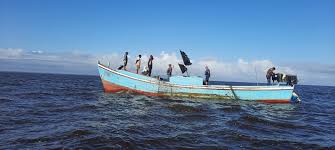 Illegale vissen op de Surinamerivier: Kapitein en crew aangehouden