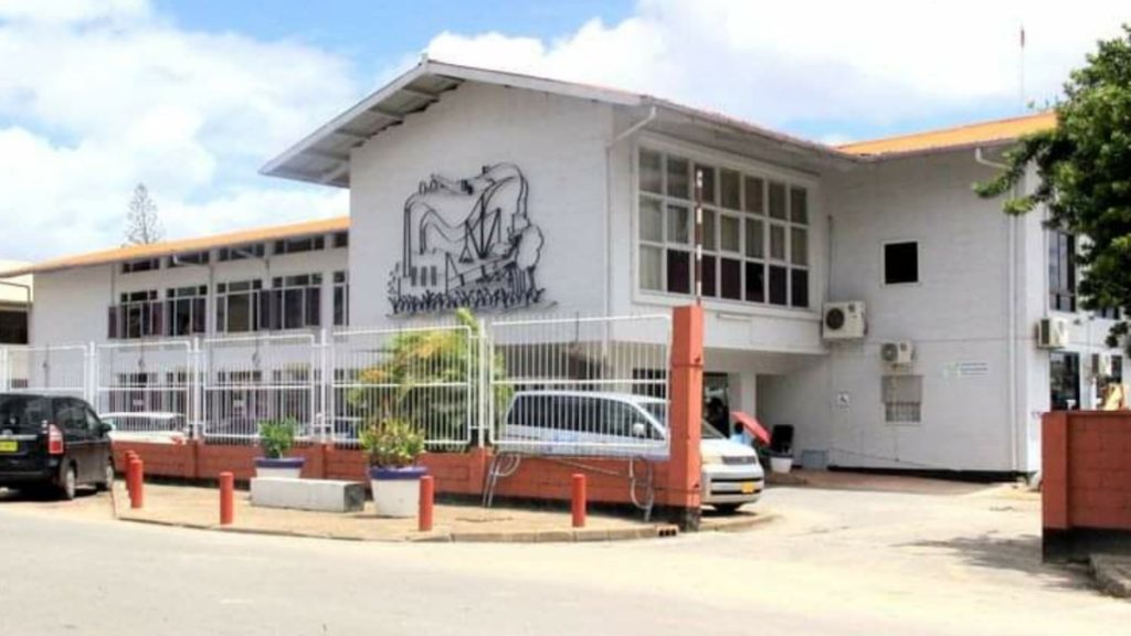 Inbraak bij het commissariaat Paramaribo-Noordoost met verkiezingsmaterialen.