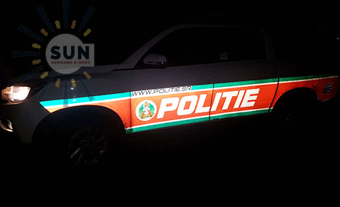 Inbraak in Rocco pick-up Martin Luther Kingweg, daders vluchten in zwarte Toyota Vitz, politie onderzoekt het incident.