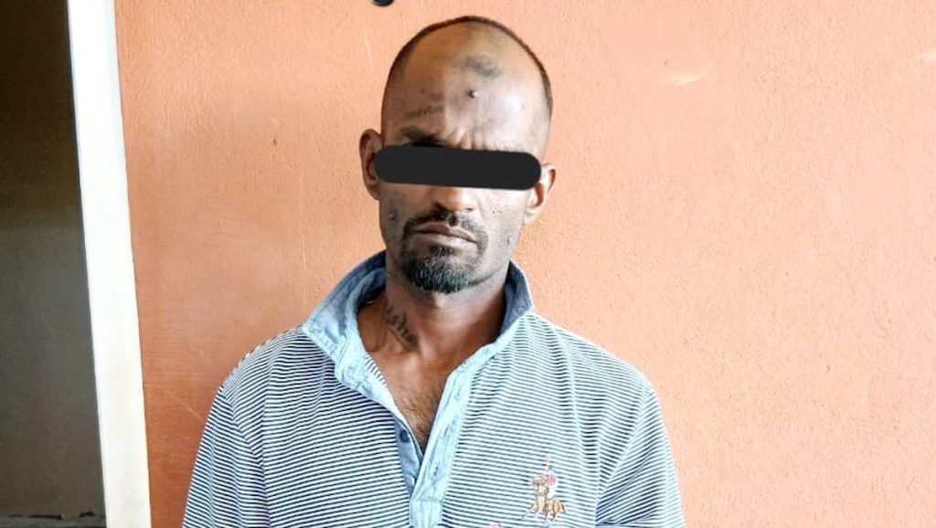 Gewapende overval in Nickerie: politie arresteert verdachte “TINGI” binnen 24 uur, slachtoffer bleef ongedeerd.