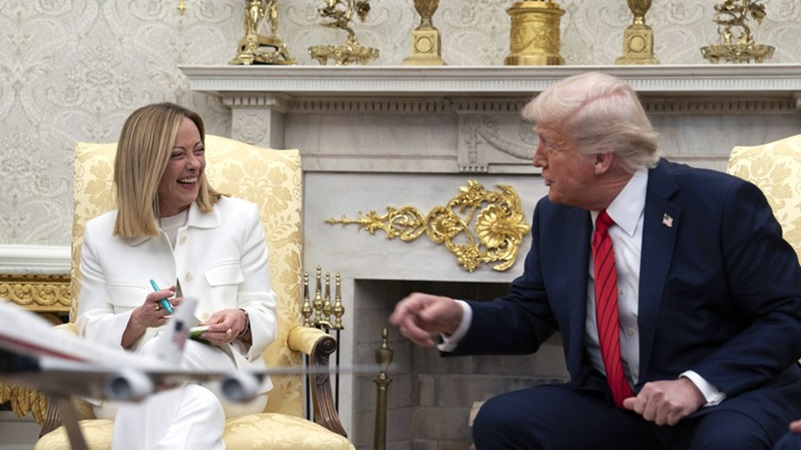 Meloni en Trump bespreken importheffingen en samenwerking tussen VS en EU
