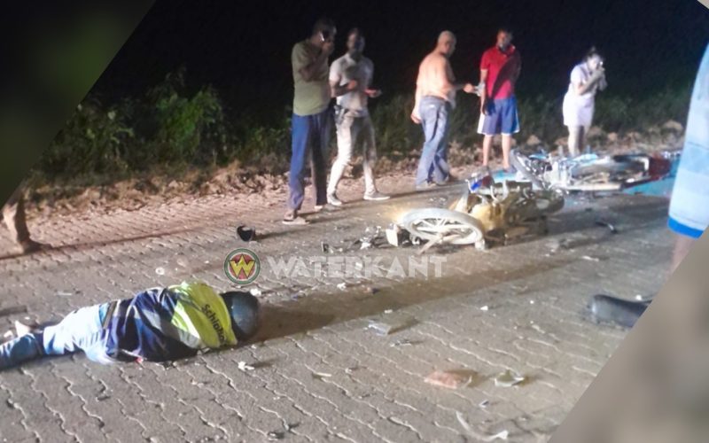 Overlijdensgevallen na frontale aanrijding tussen twee bromfietsers in Nickerie