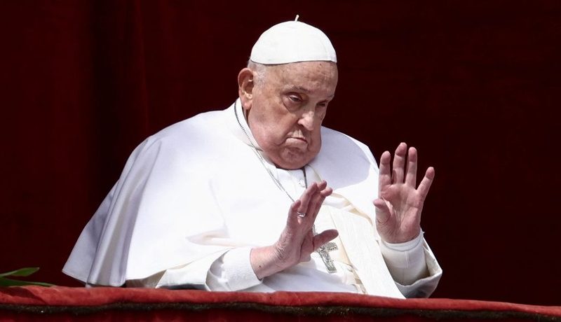 Paus Franciscus geeft paaszegen