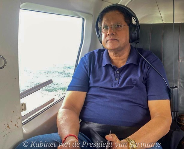 President Santokhi op weg naar Jaw Jaw