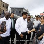President Santokhi Bezoekt Brandlocatie in Paramaribo