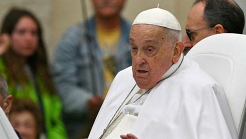 regering van suriname herdenkt het overlijden van paus franciscus