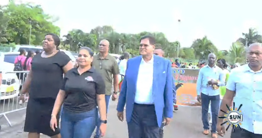 Lakshmi Vishnudatt opent de 60ste BVSS Avondvierdaagse als nieuwe voorzitter, met jongeren en sport centraal