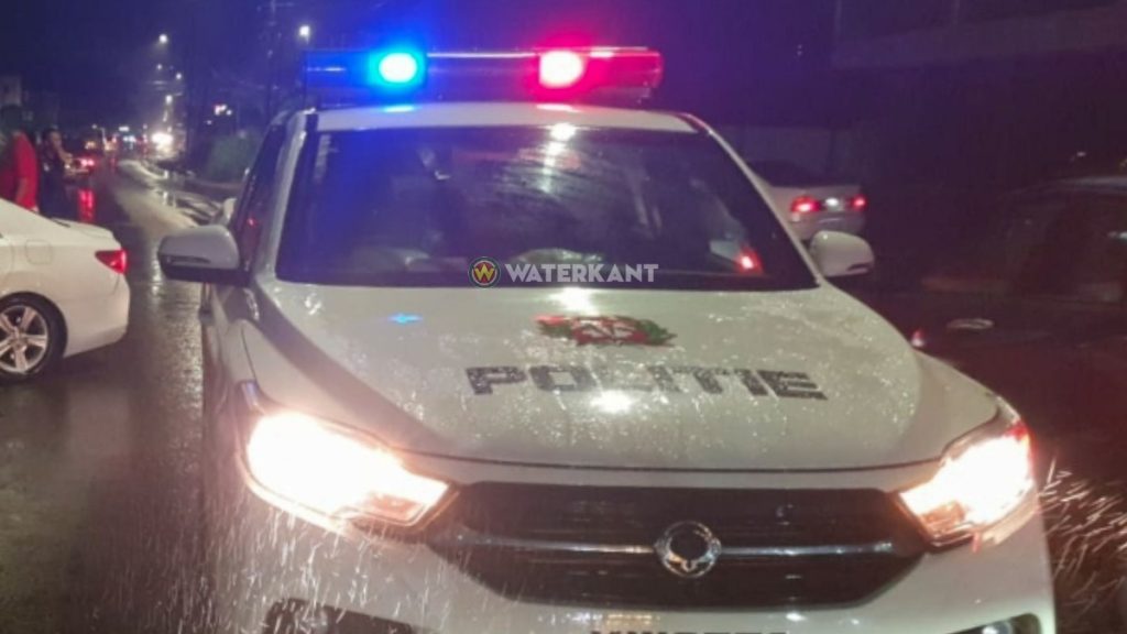 Inbraak en gewapend conflict op Martin Luther Kingweg, Suriname, verdachte in zwarte Toyota Vitz, politie zoekt daders