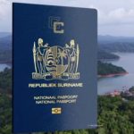 De ceremonie ter lancering van het biometrische e-paspoort in Suriname.