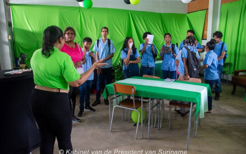Toekomstgericht onderwijs staat centraal op de Onderwijs- en Beroepenbeurs in Suriname