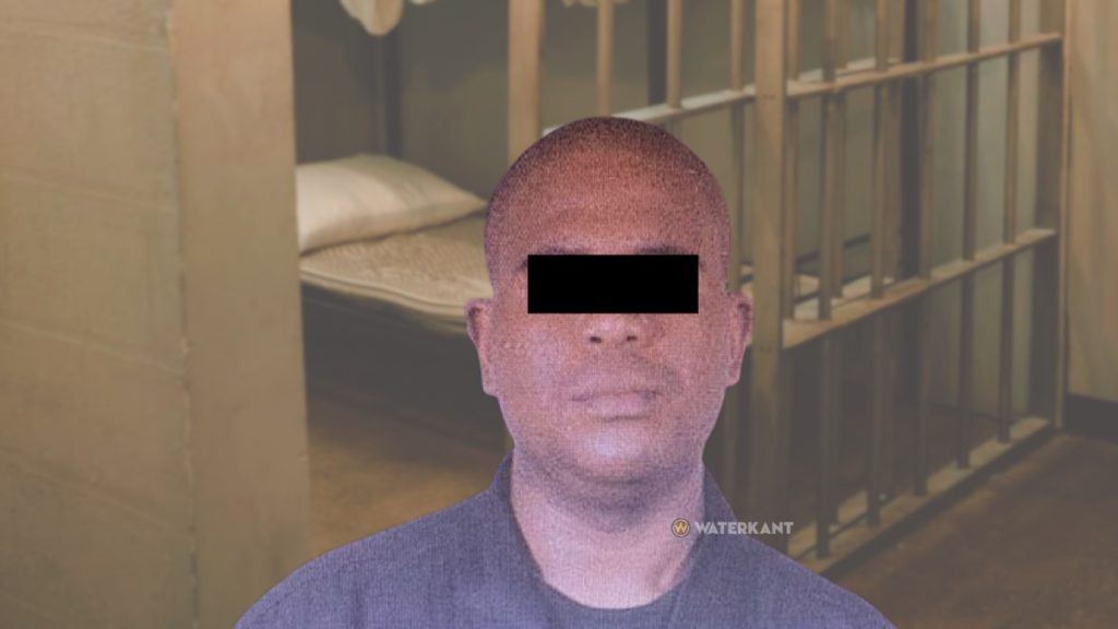 Klopjacht in Paramaribo: verdachte nepagent misleidt jongeren met valse politiebanen en medische keuringen.