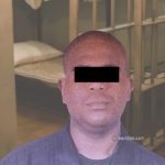Klopjacht in Paramaribo: verdachte nepagent misleidt jongeren met valse politiebanen en medische keuringen.