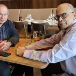 Paul Somohardjo draagt het leiderschap van Pertjajah Luhur over aan zoon Bronto Somohardjo, die pleit voor eerlijk leiderschap en politieke vernieuwing.