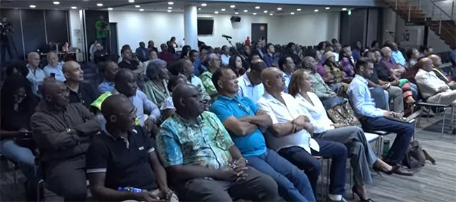 Economisch Debat: Voor- en Tegenstanders van het IMF in Suriname