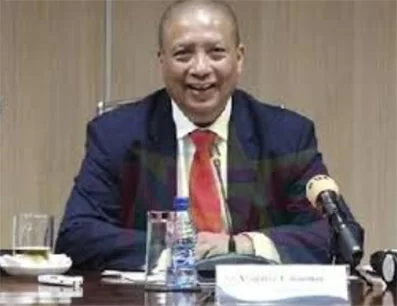 Governor Maurice Roemer bespreekt de noodzaak van een nieuw IMF-programma om de Surinaamse economie te stabiliseren na de beëindiging van het herstelprogramma.