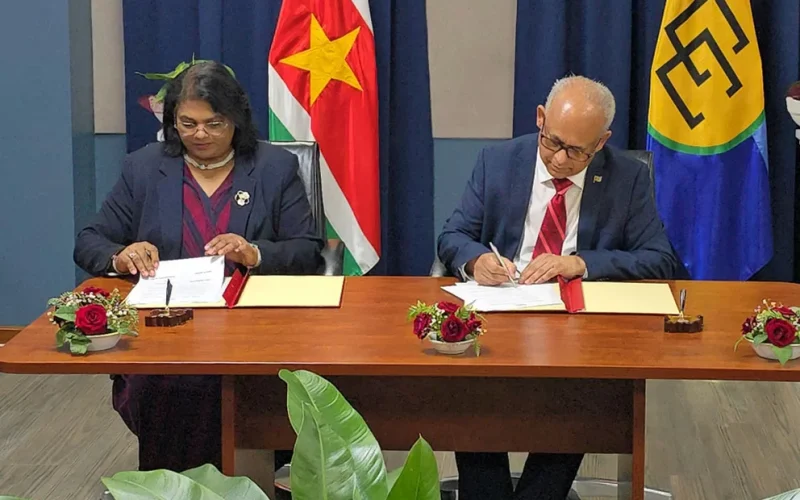 Ramdin geeft BIBIS door aan Mathoera en vertrekt naar OAS