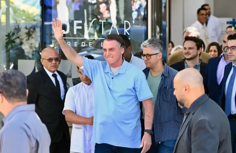 Brazilië: Voormalig president Bolsonaro ontslagen uit het ziekenhuis