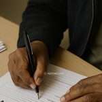 Amsterdam vraagt om versoepeling voor Surinaamse oud-Nederlanders zonder papieren in Nederland.