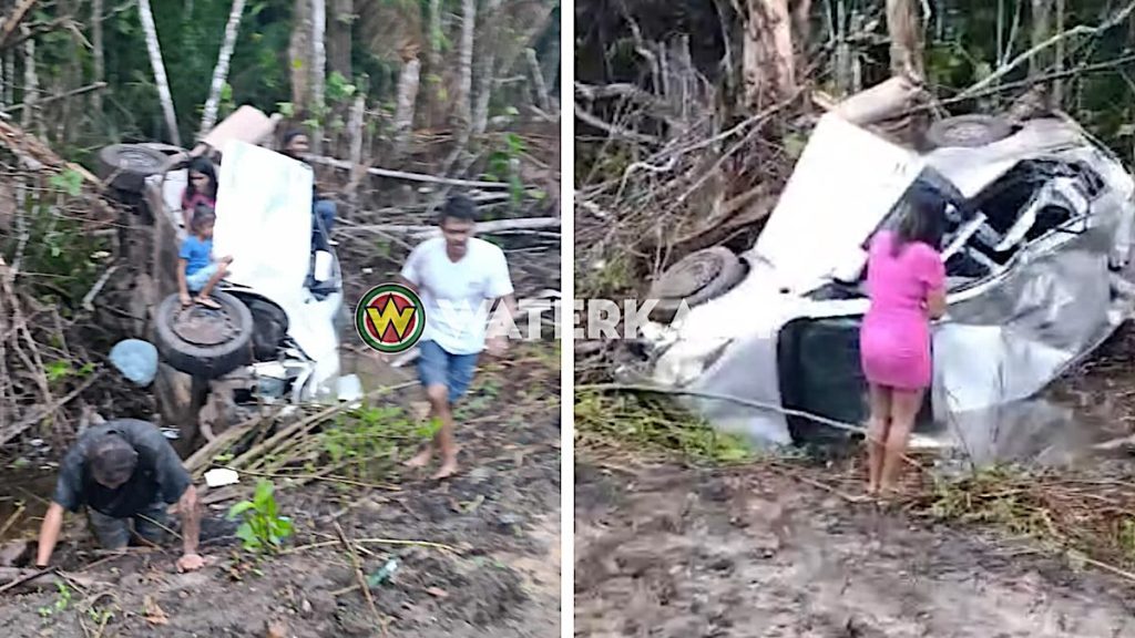 Toyota Isis zwaar beschadigd na verkeersongeval op de Oost-Westverbinding in Suriname.