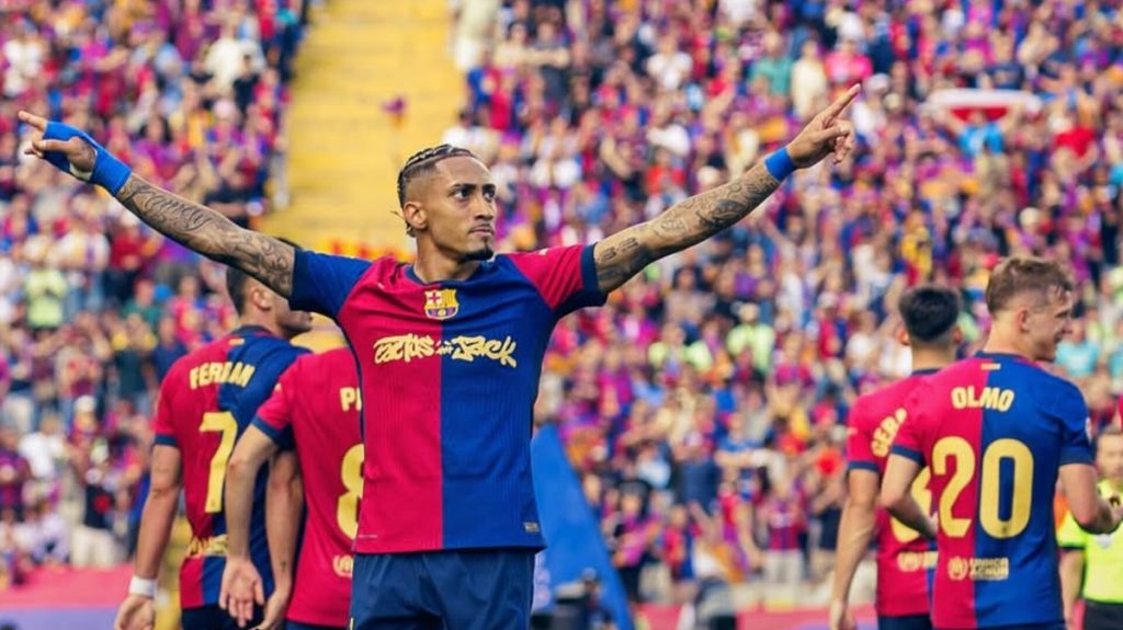 Barcelona viert overwinning op Real Madrid na spectaculaire comeback in spannende Clásico met eindscore 4-3.