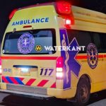 bromfietser in botsing met andere bromfietser na ontwijken van slang