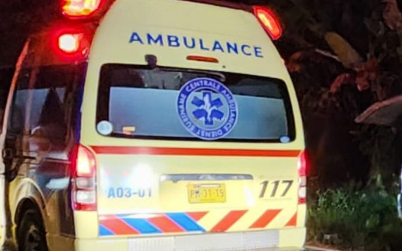 Dronken oudere (65) valt met scooter en komt in greppel terecht
