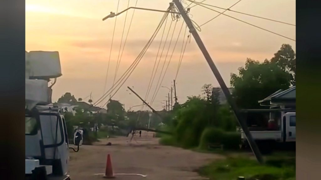 Omgevallen EBS-masten veroorzaken stroomstoring in Suriname