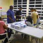 Tellen van stemmen tijdens de verkiezingen in Suriname op 25 mei 2025